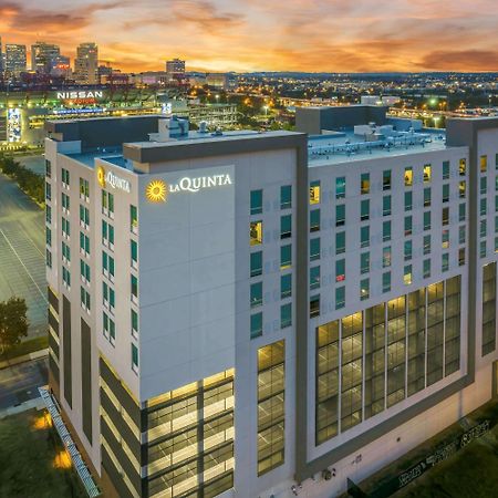 La Quinta Inn & Suites By Wyndham Nashville Downtown Stadium Exterior foto